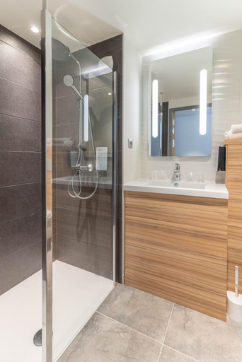 Bathroom 5