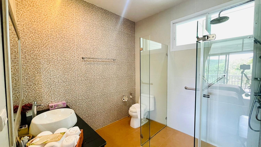 Bathroom 4, Baan Ing Khao, Pak Chong