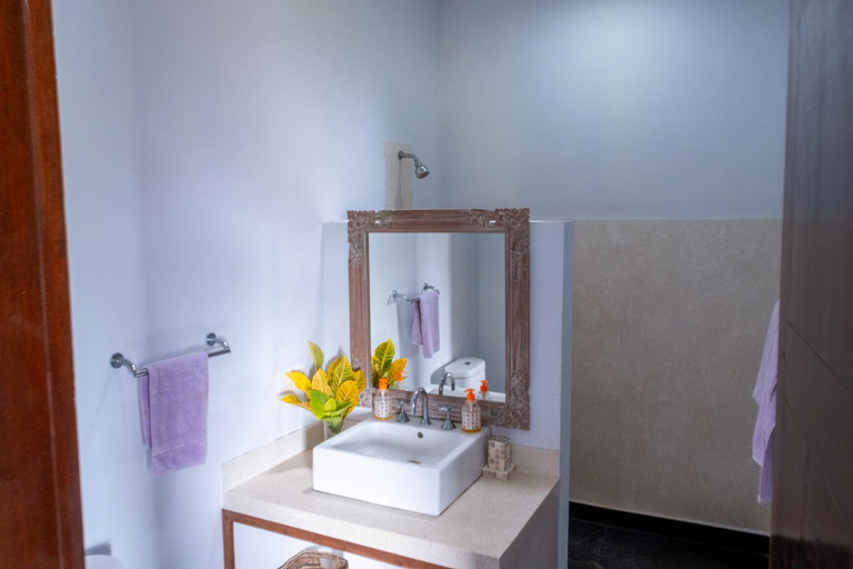 Bathroom, Villa Penyon, Klungkung