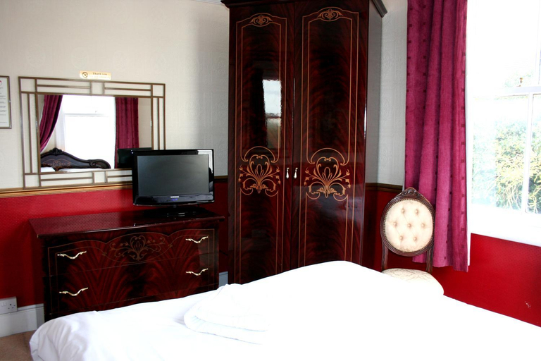 Bedroom 2, Ilfracombe House Hotel, Southend-on-Sea