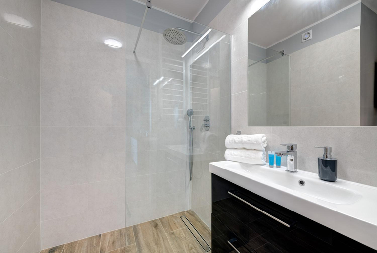 Others 3, Live & Travel Apartments Number 1, Gdańsk City