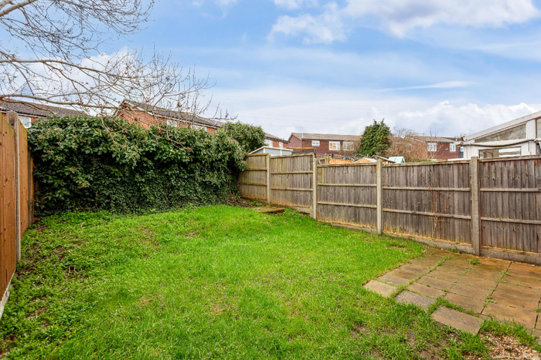 Others 3, Immaculate Two Bedroom House with Parking, Bedfordshire