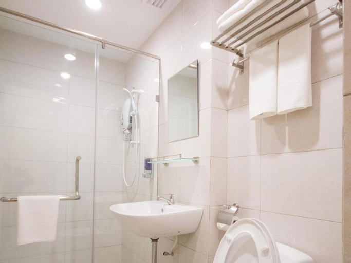 Bathroom 12