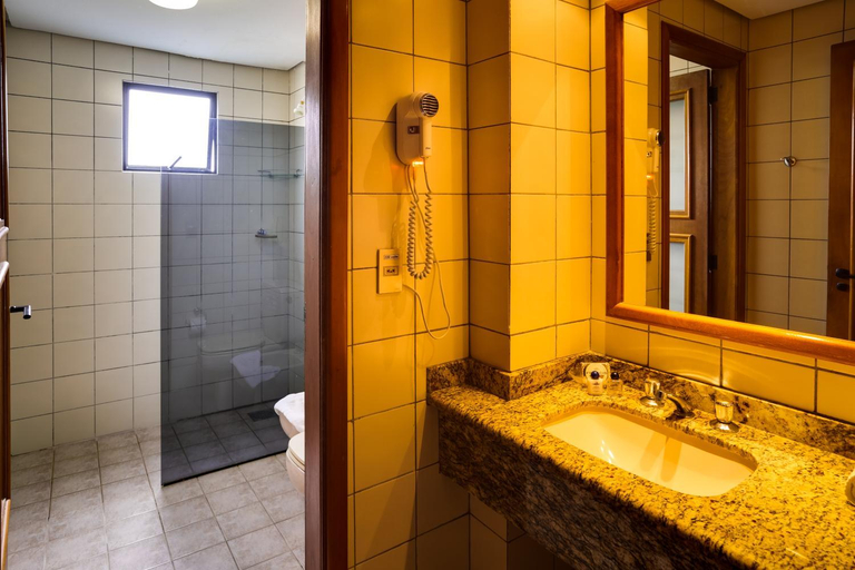 Bathroom 4, Hotel San Isidro, São Gabriel