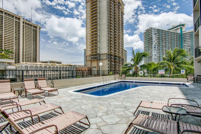 Sport & Beauty 3, Aqua Palms Condo with City View, Honolulu