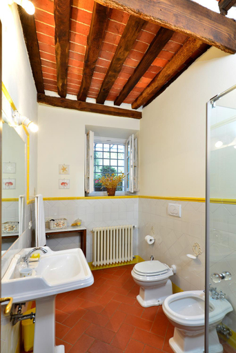 Bedroom 4, In Versilia, Lucca