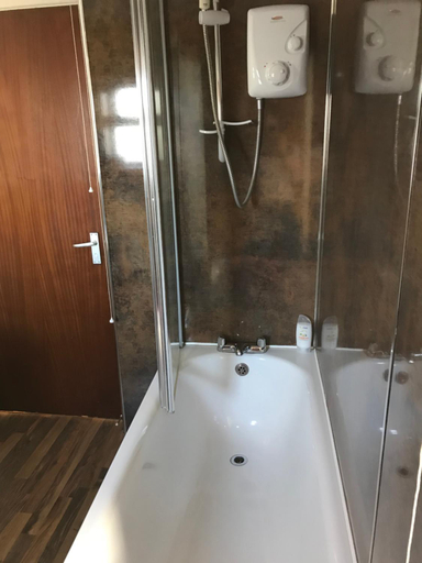 Bathroom 3, Carnside Guest House, Causeway Coast and Glens