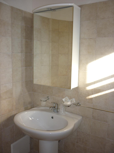 Bathroom, masseria Carlini, Lecce