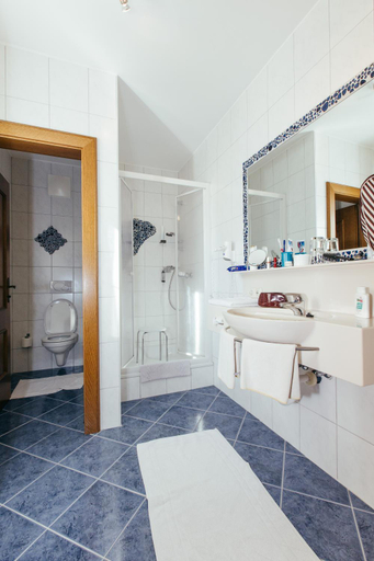 Bathroom 3, Gasthof Gierlinger, Eferding