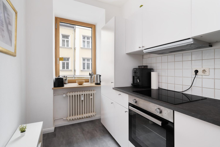 Dining Room 3, Grand Apartment close to the Isar and Citycenter, München