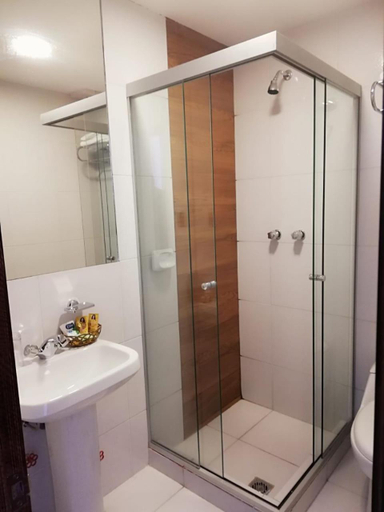 Bathroom, Hotel Madrid, Pedro Domingo Murillo
