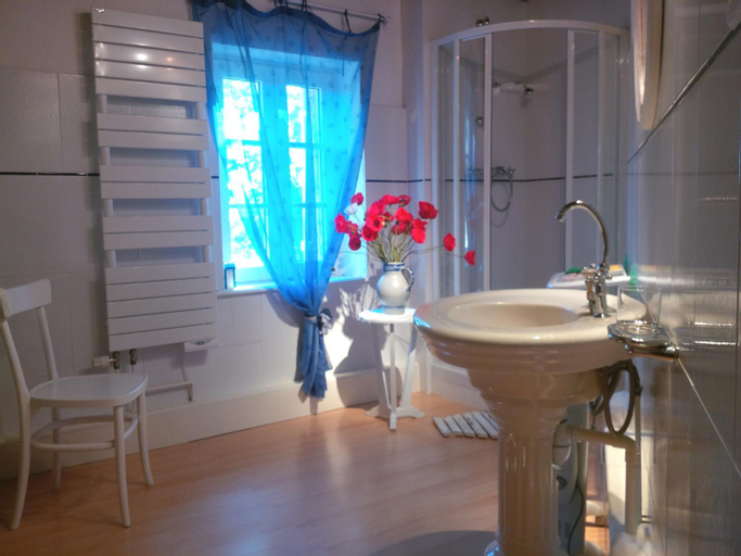 Bathroom 4