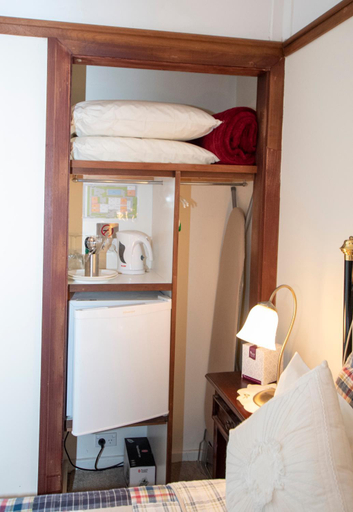 Bedroom 6