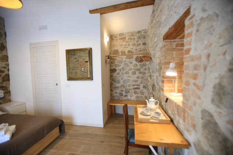 Others 5, I grilli b&b, Padua