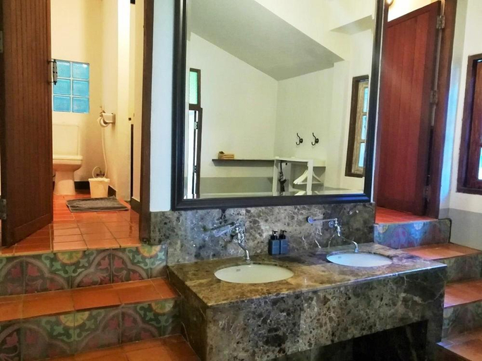Bathroom 5, Koh Munnork Private Island, Klaeng