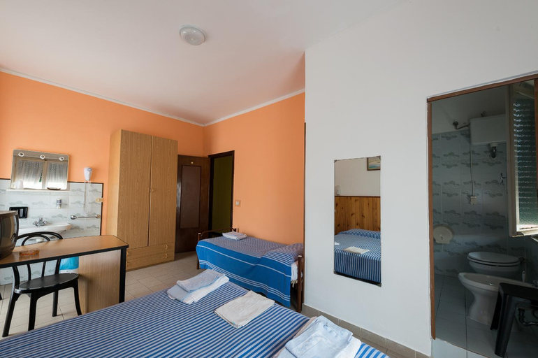 Bedroom 3, Hotel Geppi, Savona
