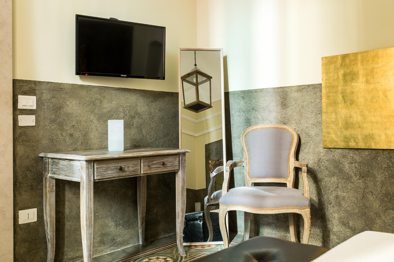 Others 5, Suite Minerva, Bari