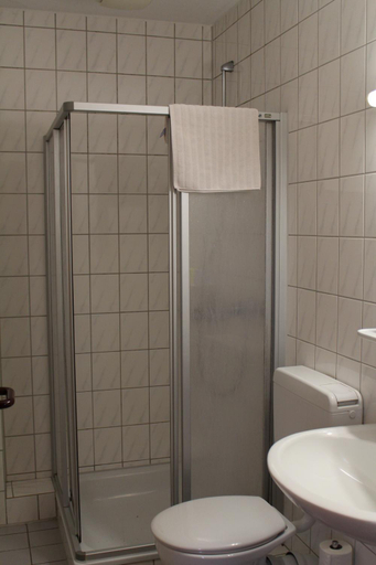 Bathroom 4, Nordseehotel Eymers, Cuxhaven