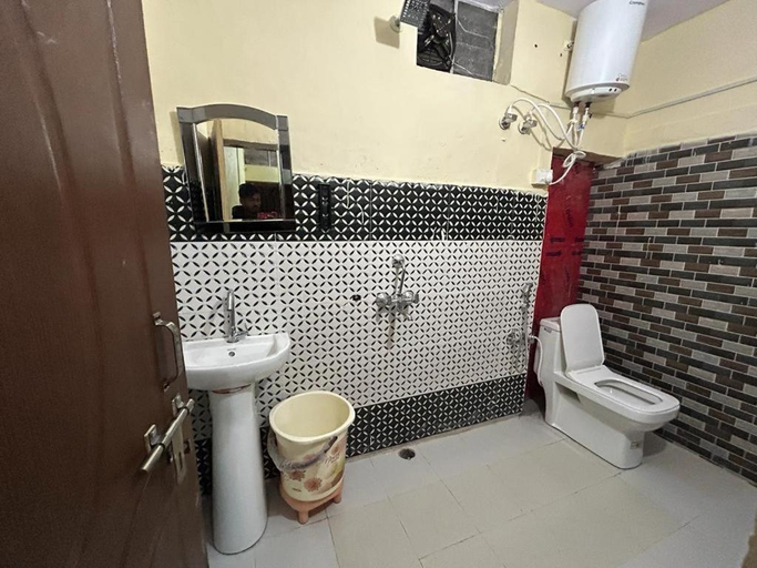 Bedroom 2, Only Cafe, Rudraprayag