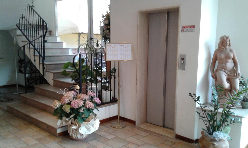 Public Area 2, Hotel Trevi Riccione, in centro sul mare con cucina, Rimini