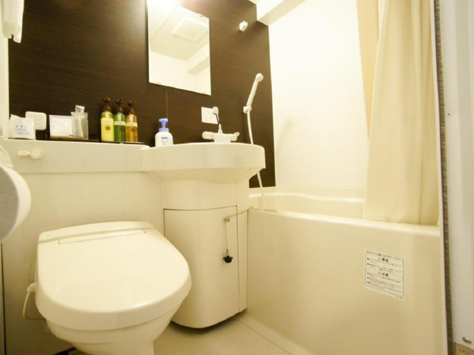 Bathroom 5, HOTEL LiVEMAX Yokohama Motomachi Ekimae, Yokohama