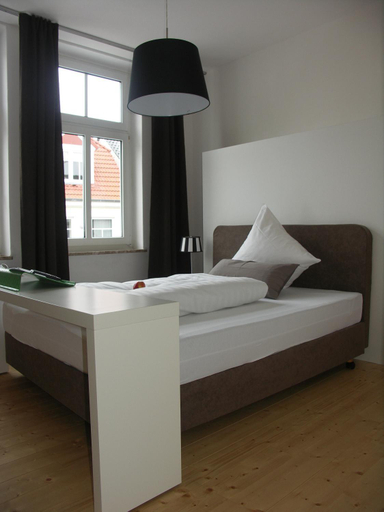 Bedroom 4, Georg Rass Gastehaus, Aurich