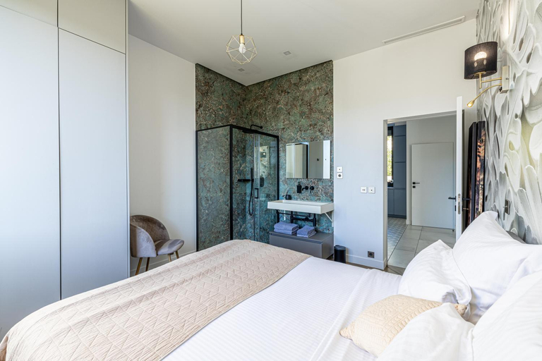Bedroom, Luxurious Villa with heated pool 6BR/12p-Cannes, Alpes-Maritimes