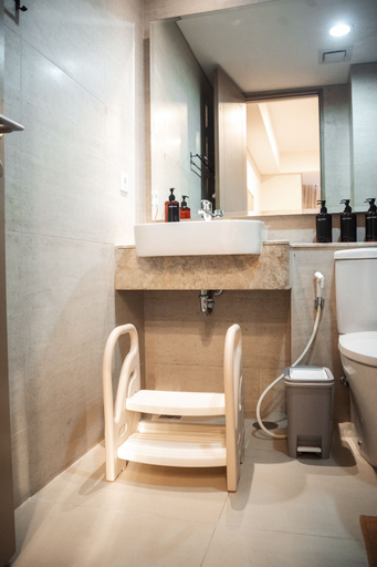 Bathroom 5, Little Barn by Little Bnb, North Jakarta
