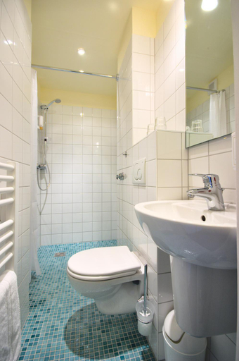 Bathroom 4, Wiking, Kiel