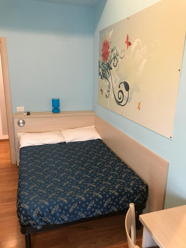 Others 3, 21 Aprile Accommodation, Rome