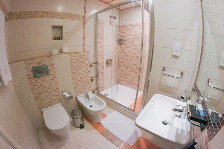 Bedroom 4, City Center Hotel, Manama