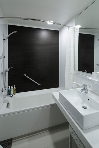 Bathroom 19