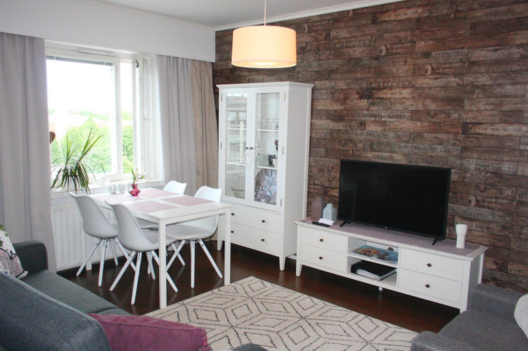 Dining Room 8