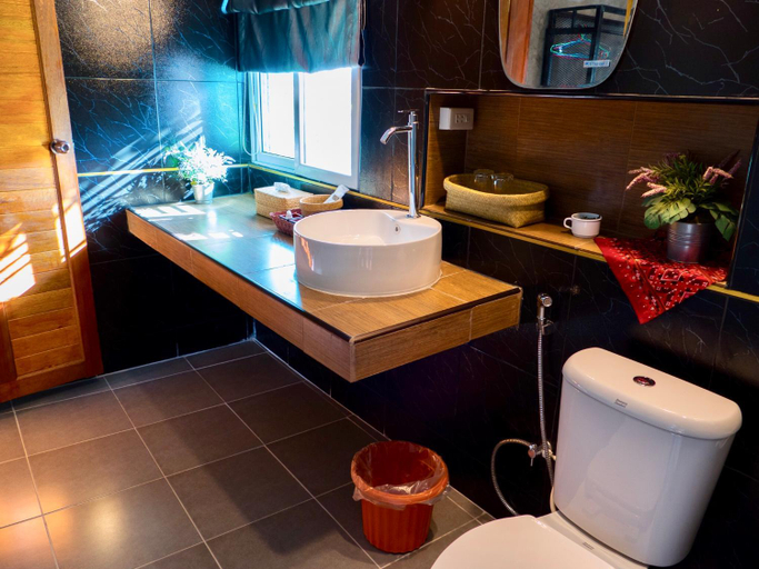 Bathroom 4, Khum Lanna Boutique Hotel, Muang Si Sa Ket