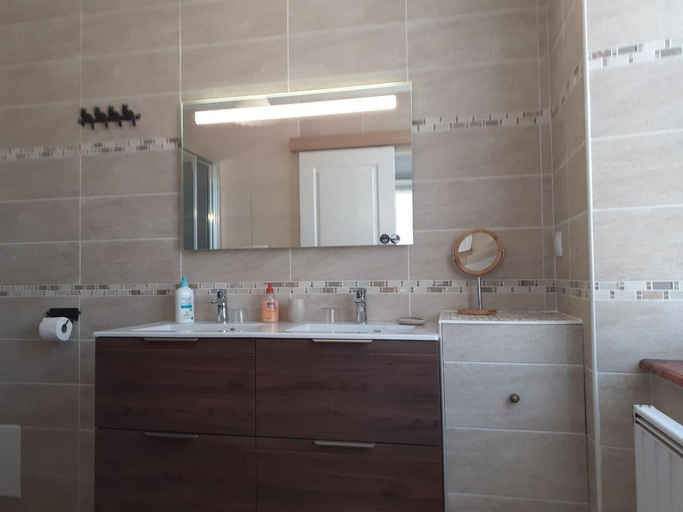 Bathroom 3, La Maison De La Fontaine, Le Beny Bocage, Calvados