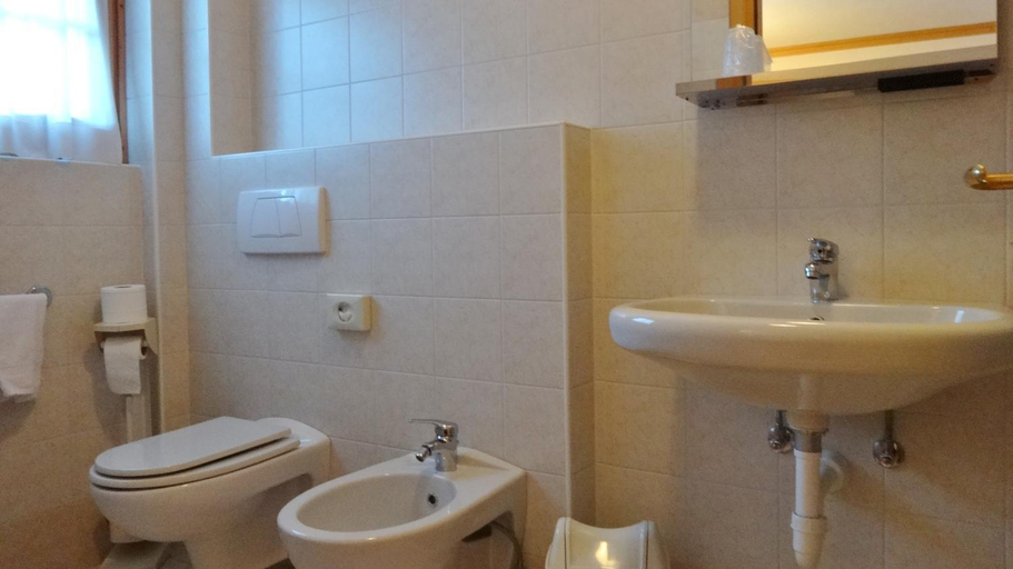 Bathroom 3, Hotel Giardino, Sondrio