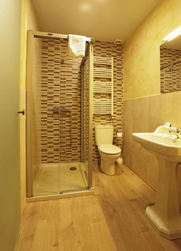 Bathroom 2, Hostal Orialde, Navarra