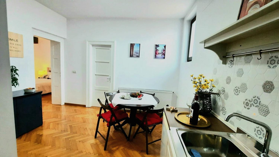 Others 5, Casa Bologna, Brasov