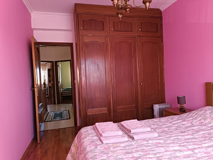 Bedroom 2, Alojamento local Familia Coelho, Sesimbra