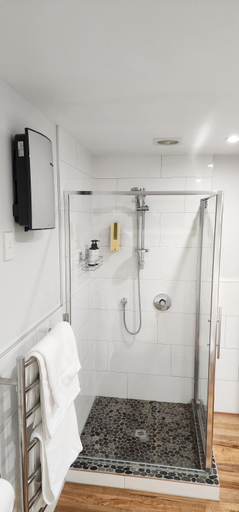 Bathroom 2, BELLROCK LODGE, Far North