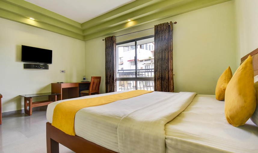 Bedroom 2, Garden Inn Business Hotel Cochin , Ernakulam