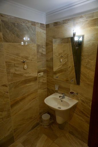 Bathroom 2, Penzion Vegas, Partizánske
