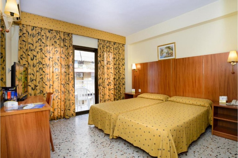Bedroom 2, Mareny Benidorm Hotel, Alicante