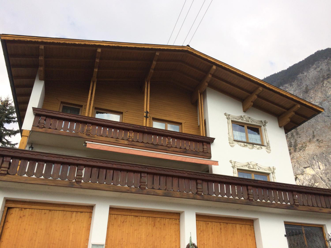 Others 3, Haus Eiter, Imst