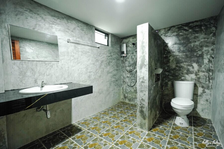 Bathroom 3, Chomview Lanta Water Park Resort, Ko Lanta
