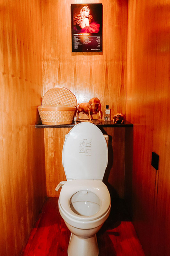 Bathroom 4