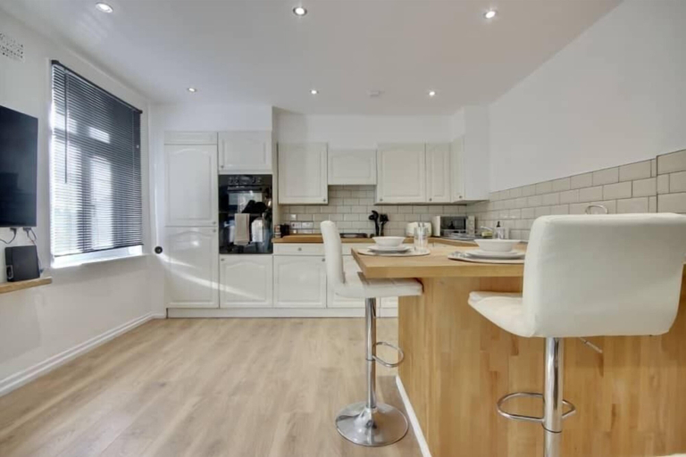 Others 3, Modern Luxury Cozy Apartment, Southampton