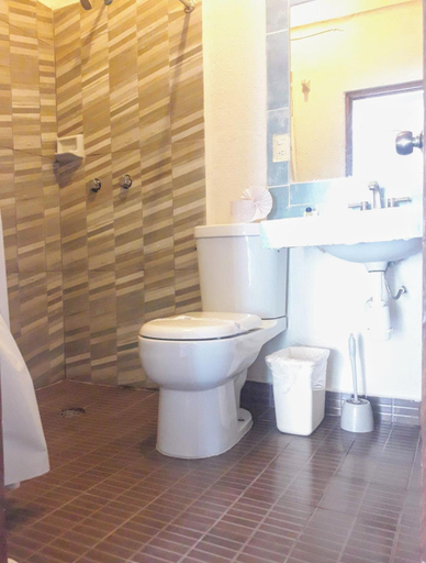 Bathroom 3, Hotel Arrecife Huatulco Plus, Dist. Pochutla