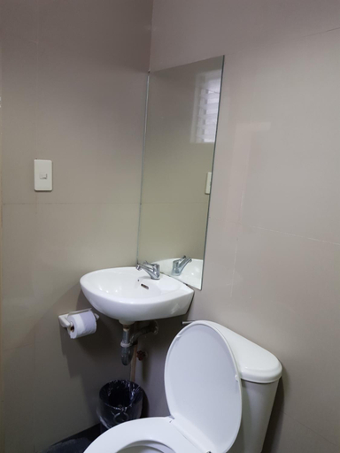 Bathroom 10