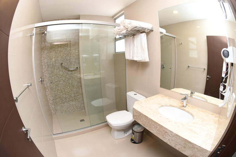 Bathroom, Taos Apart Hotel, Andrés Ibáñez